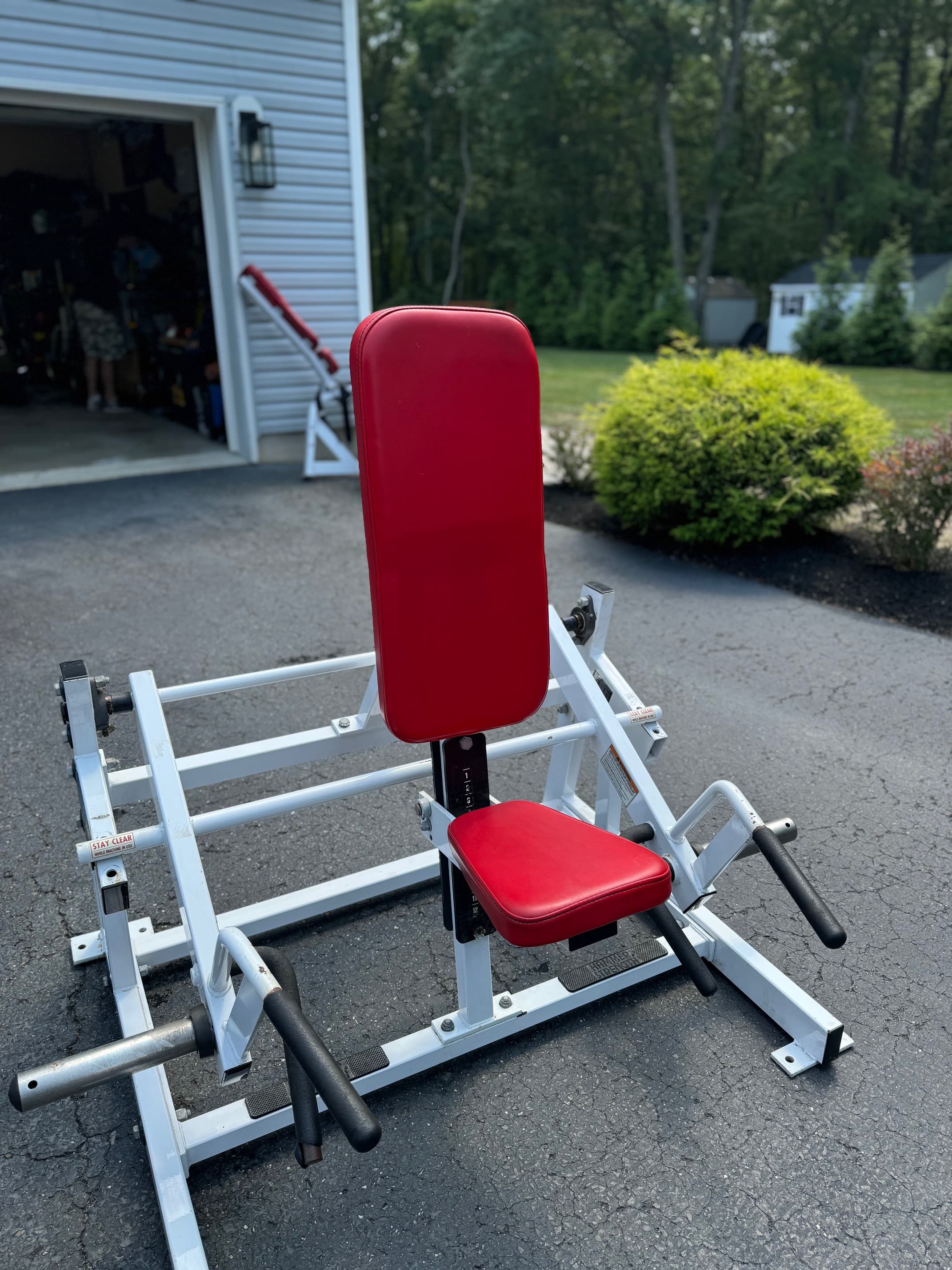 Hammer strength Seated Shoulder Shrug