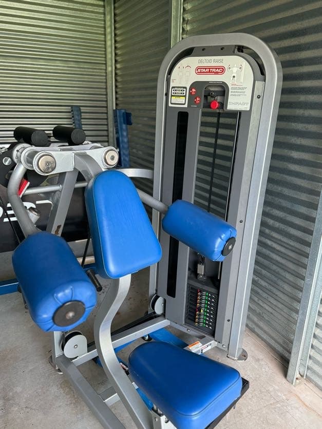 Star Trac Lateral Raise