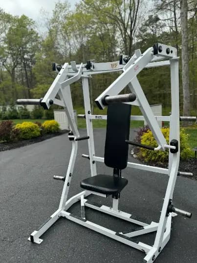 Hammer strength ISO Bench Press thumbnail 2