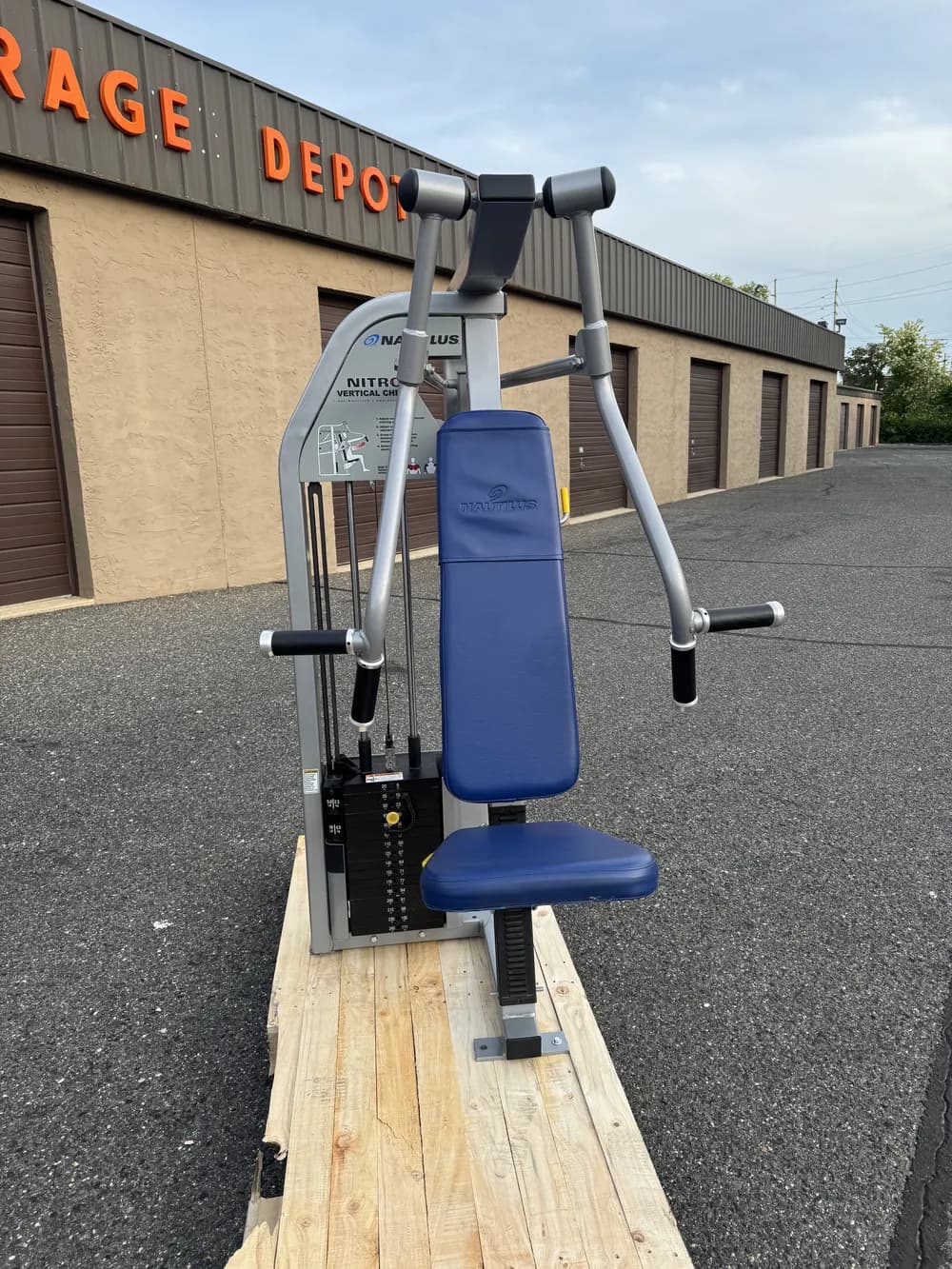 Nautilus Nitro Vertical Chest