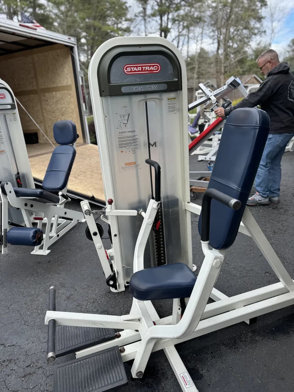 Star Trac Impact Vertical Chest Press