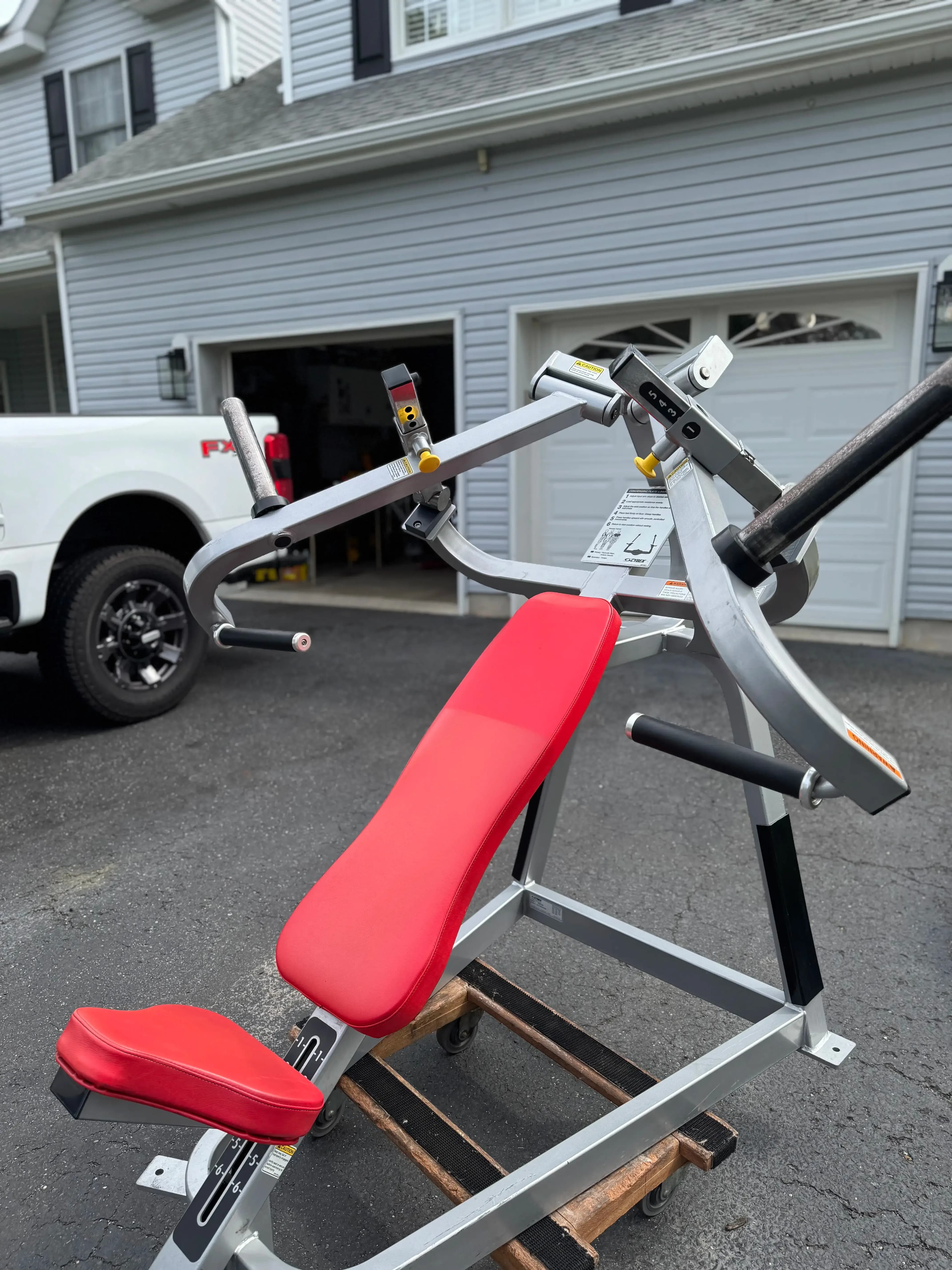 Cybex Advanced Incline Chest Press thumbnail 5