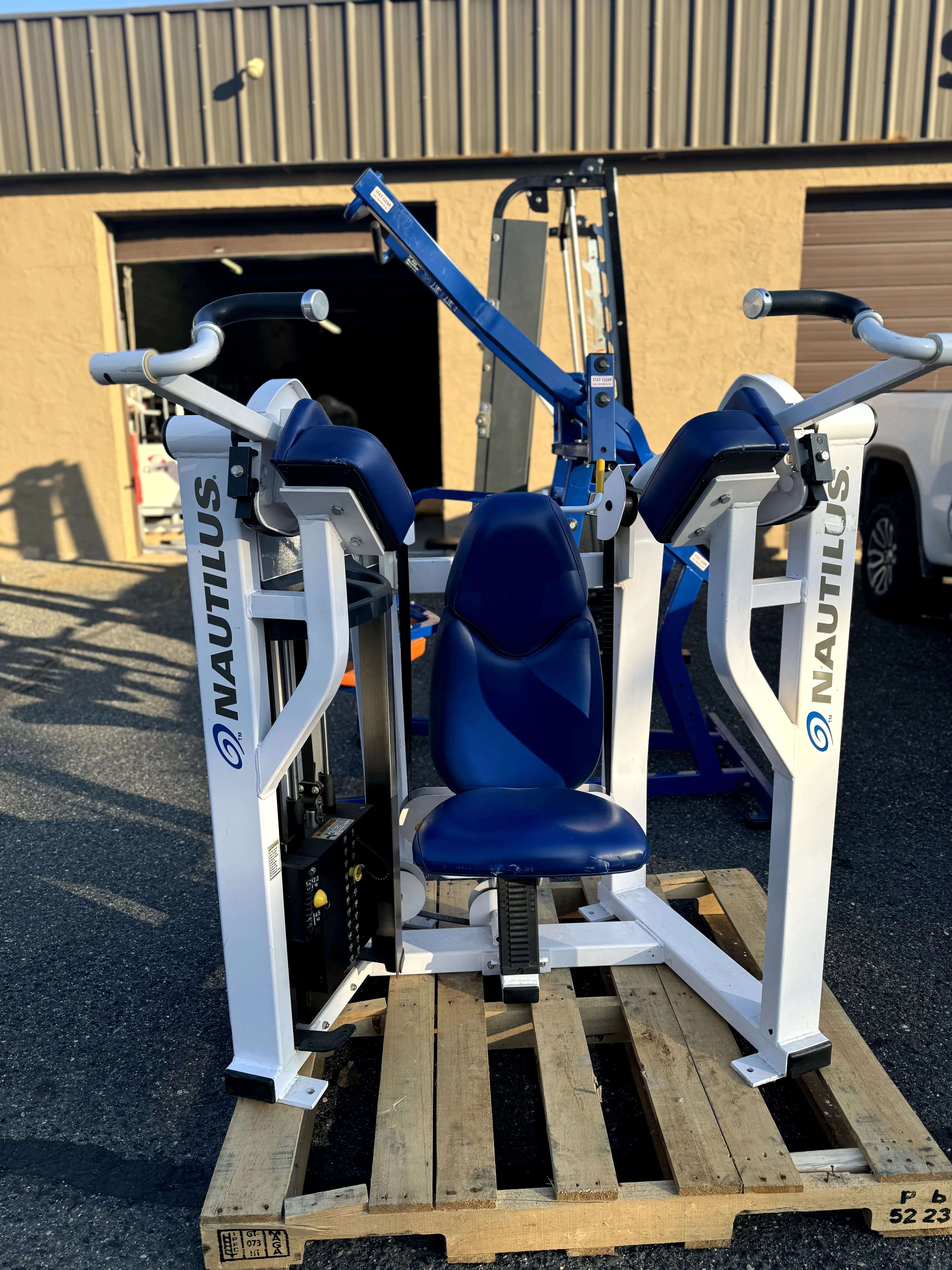 Nautilus Nitro Plus Bicep Curl thumbnail 3