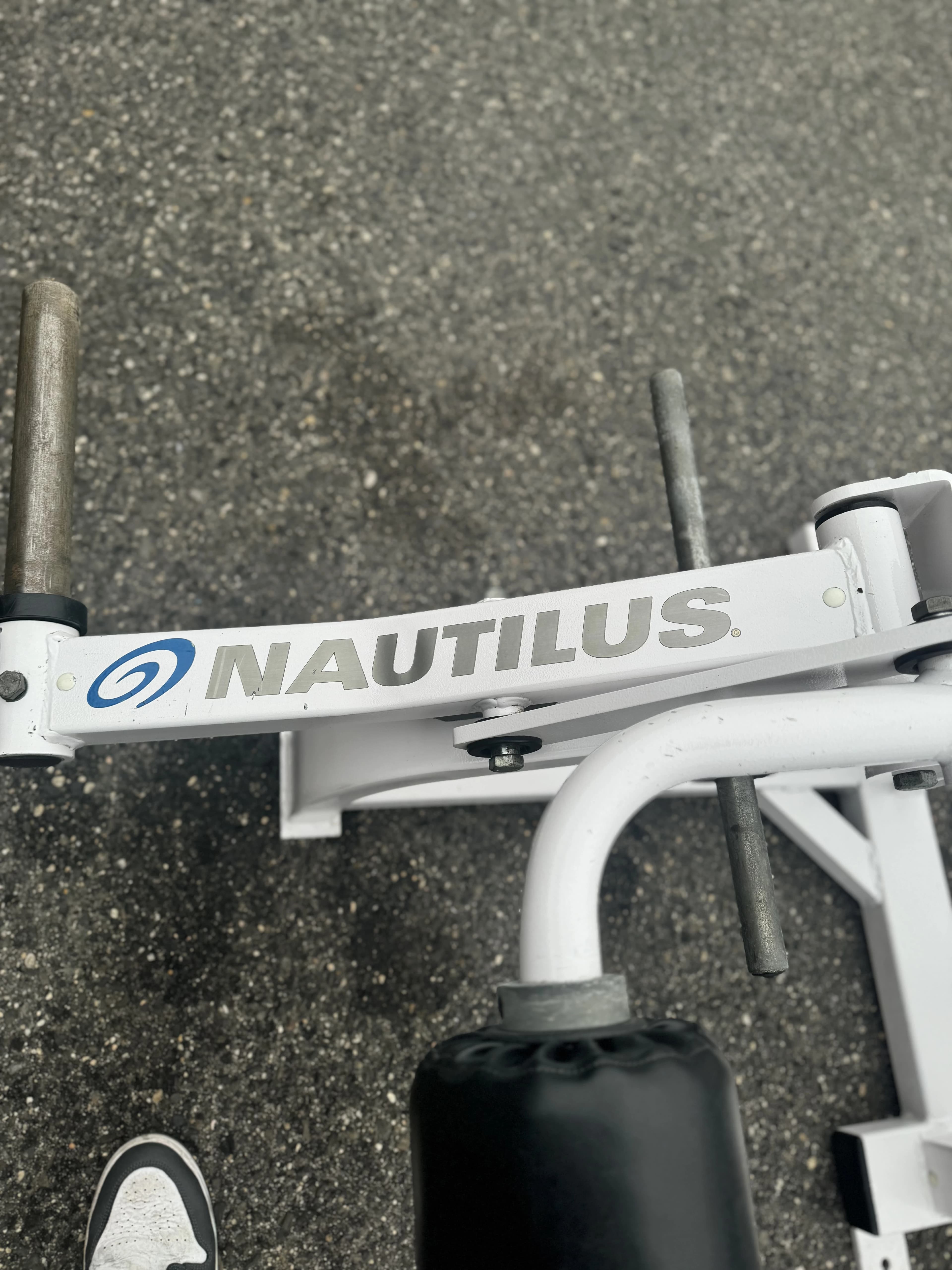 Nautilus XPLOAD Leg Curl