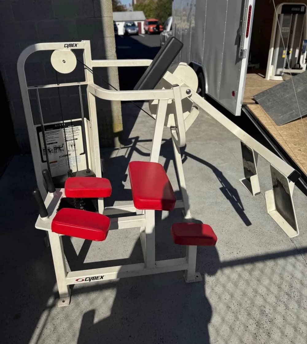 Cybex VR2 Glute Kickback