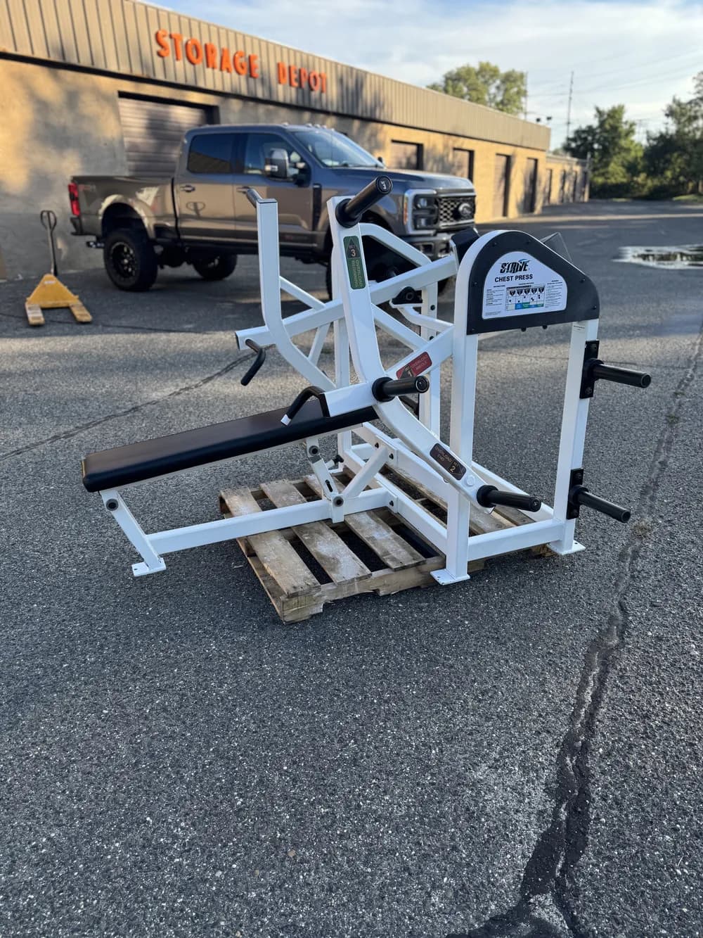 Strive Plate Loaded Flat Chest