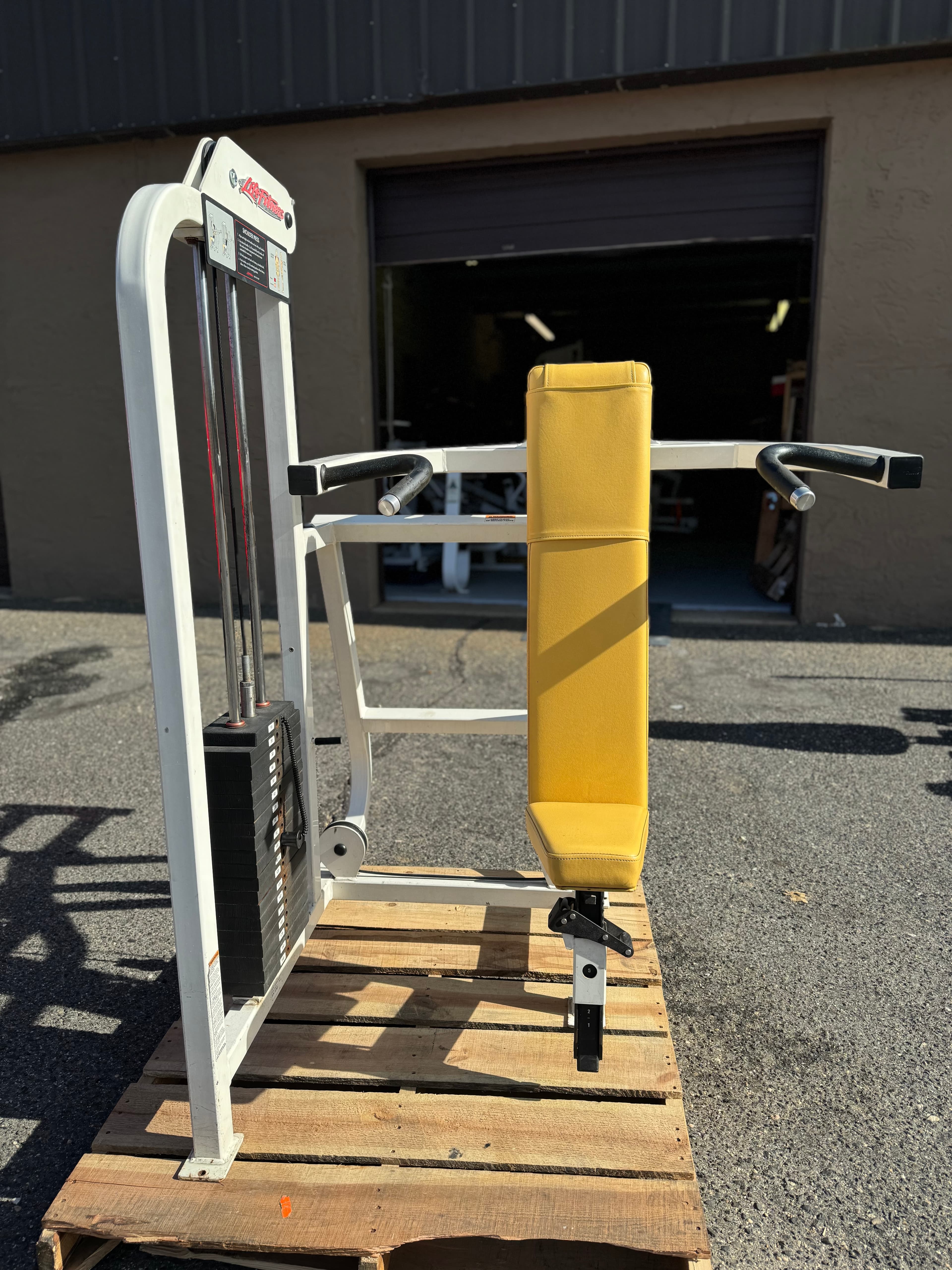 Life Fitness Pro VR1 Shoulder Press thumbnail 2