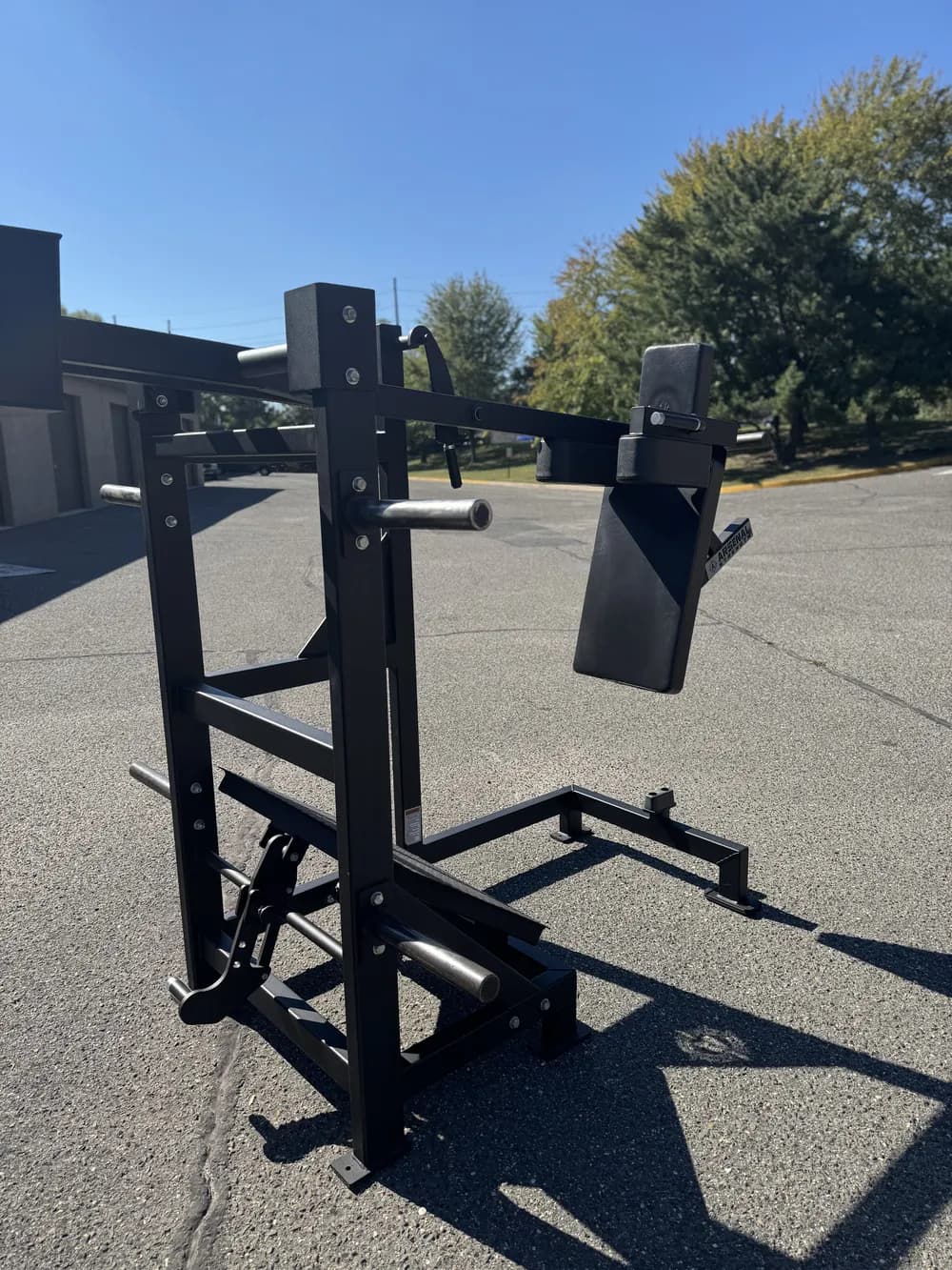 Arsenal Pendulum Squat  thumbnail 2