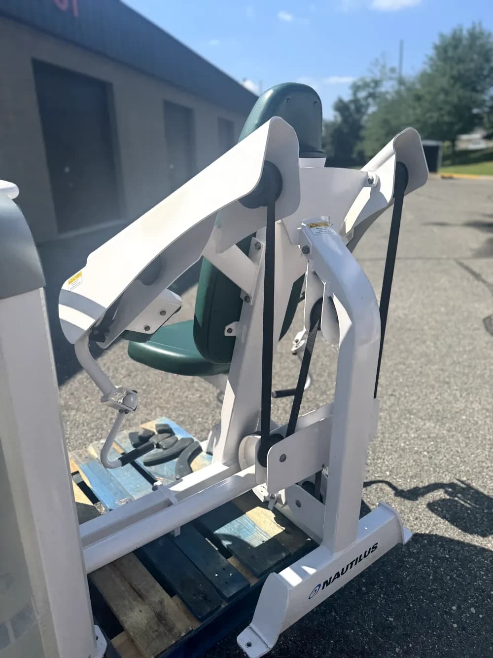 Nautilus One Bicep Curl thumbnail 4