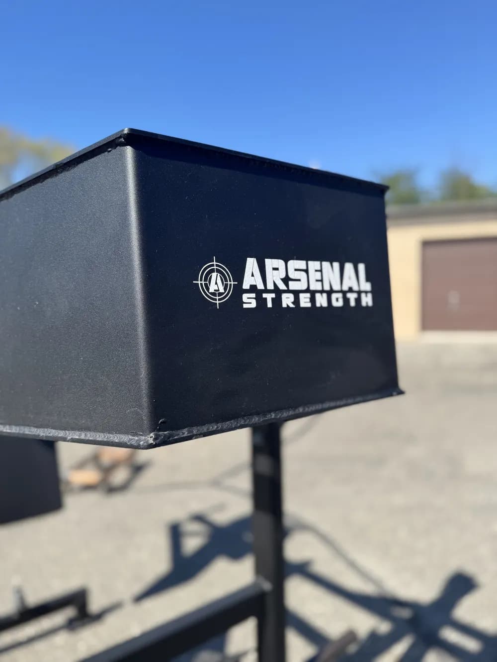 Arsenal Pendulum Squat  thumbnail 3