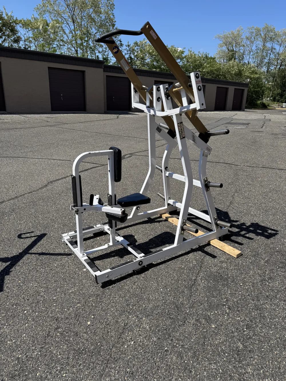 Hammer Strength Iso Lat Pulldown