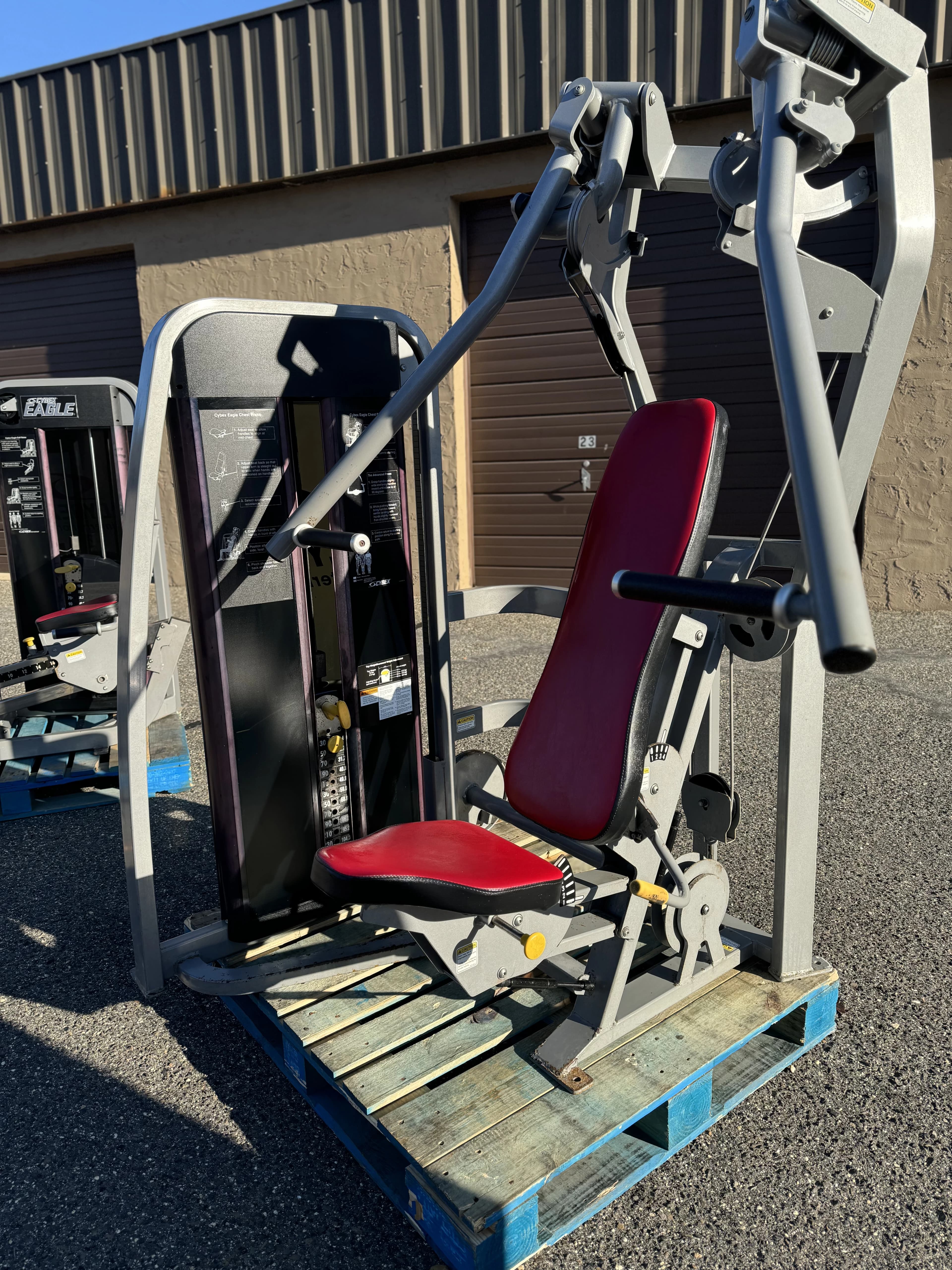 Cybex Eagle Chest Press