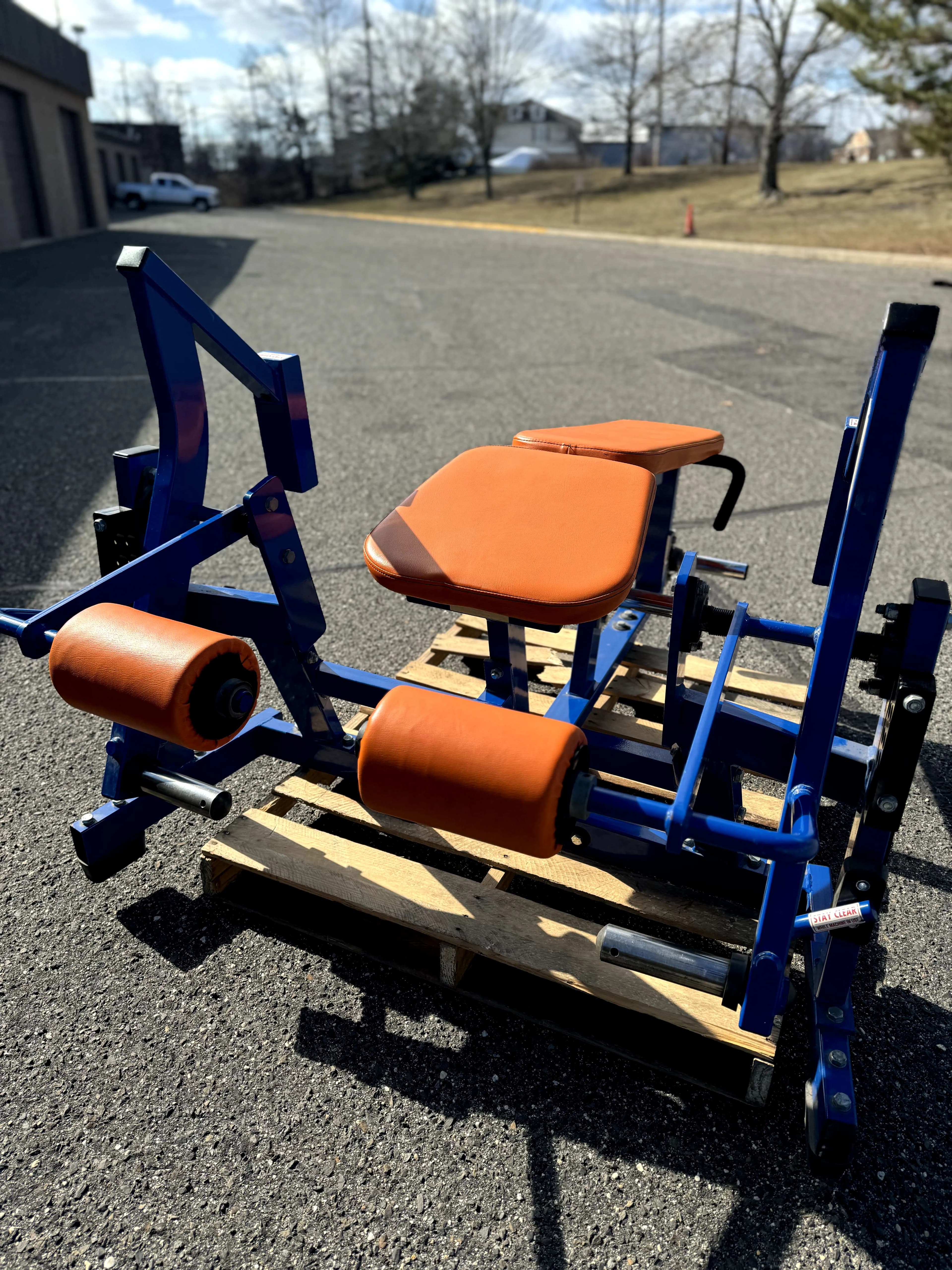 Hammer Strength Billateral Hamstring Curl thumbnail 4