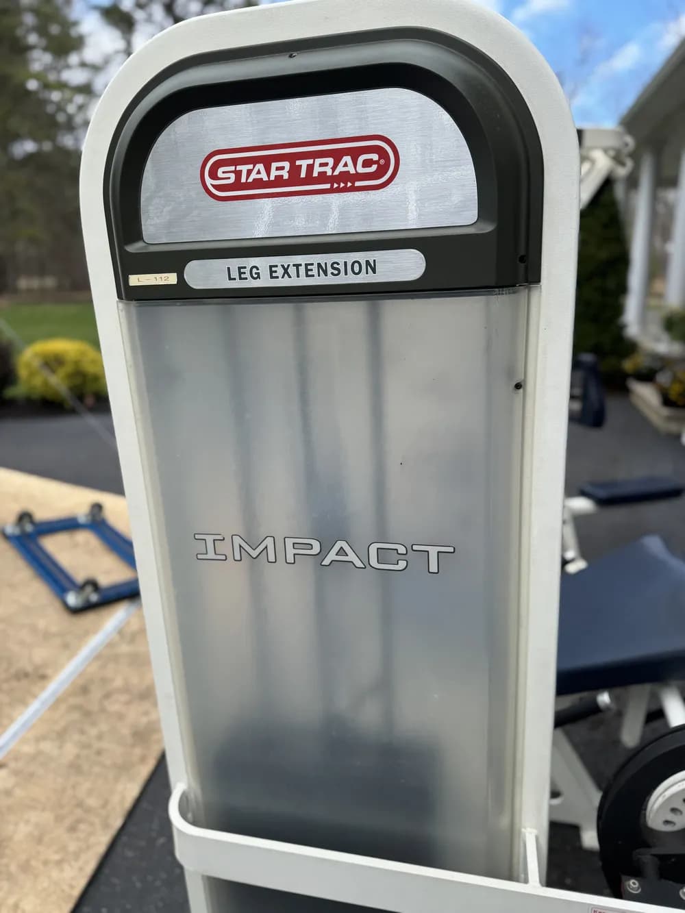 Star Trac Impact Center Driven Leg Extension thumbnail 4