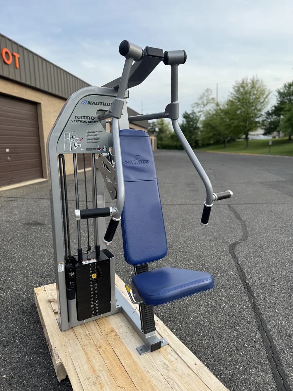 Nautilus Nitro Vertical Chest thumbnail 2