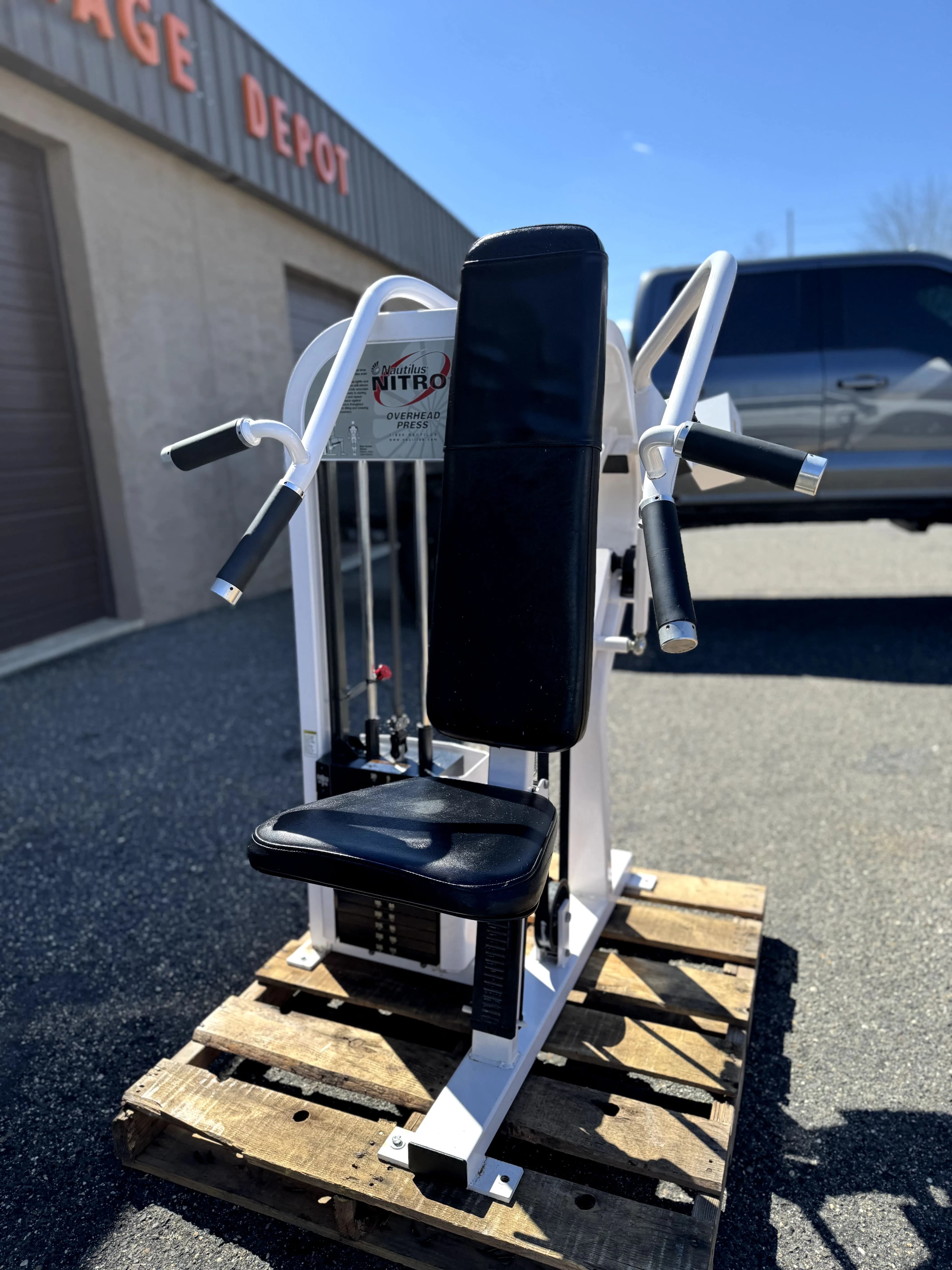 Nautilus Nitro Overhead Press thumbnail 4