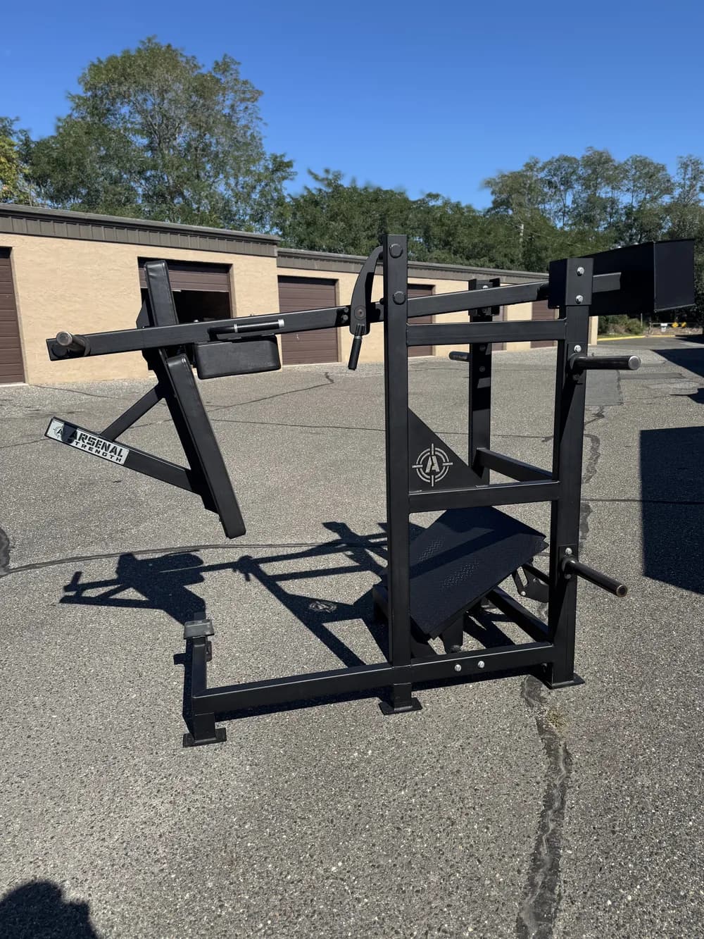 Arsenal Pendulum Squat  thumbnail 4