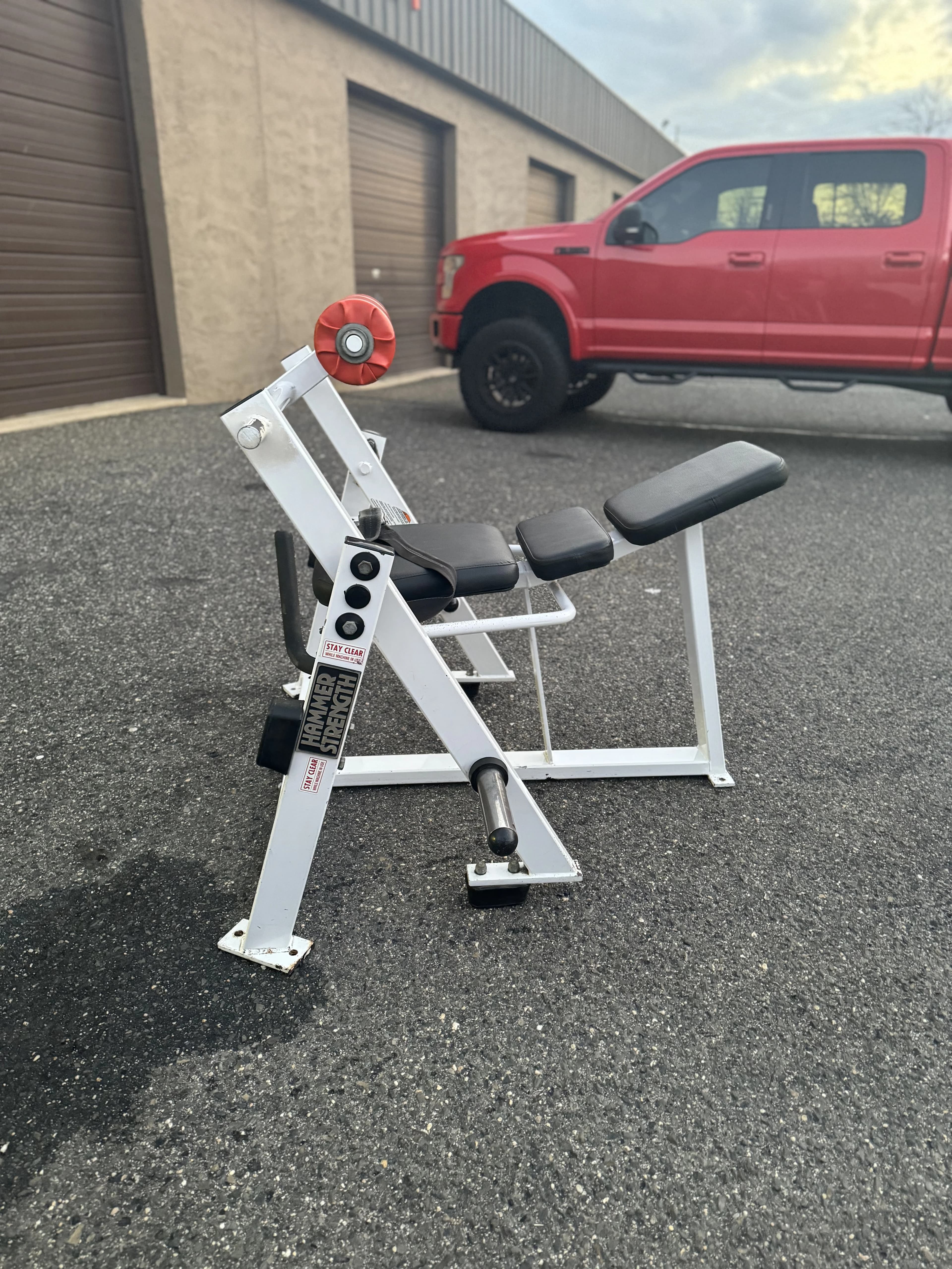 Hammer Strength Hip & Glute thumbnail 3